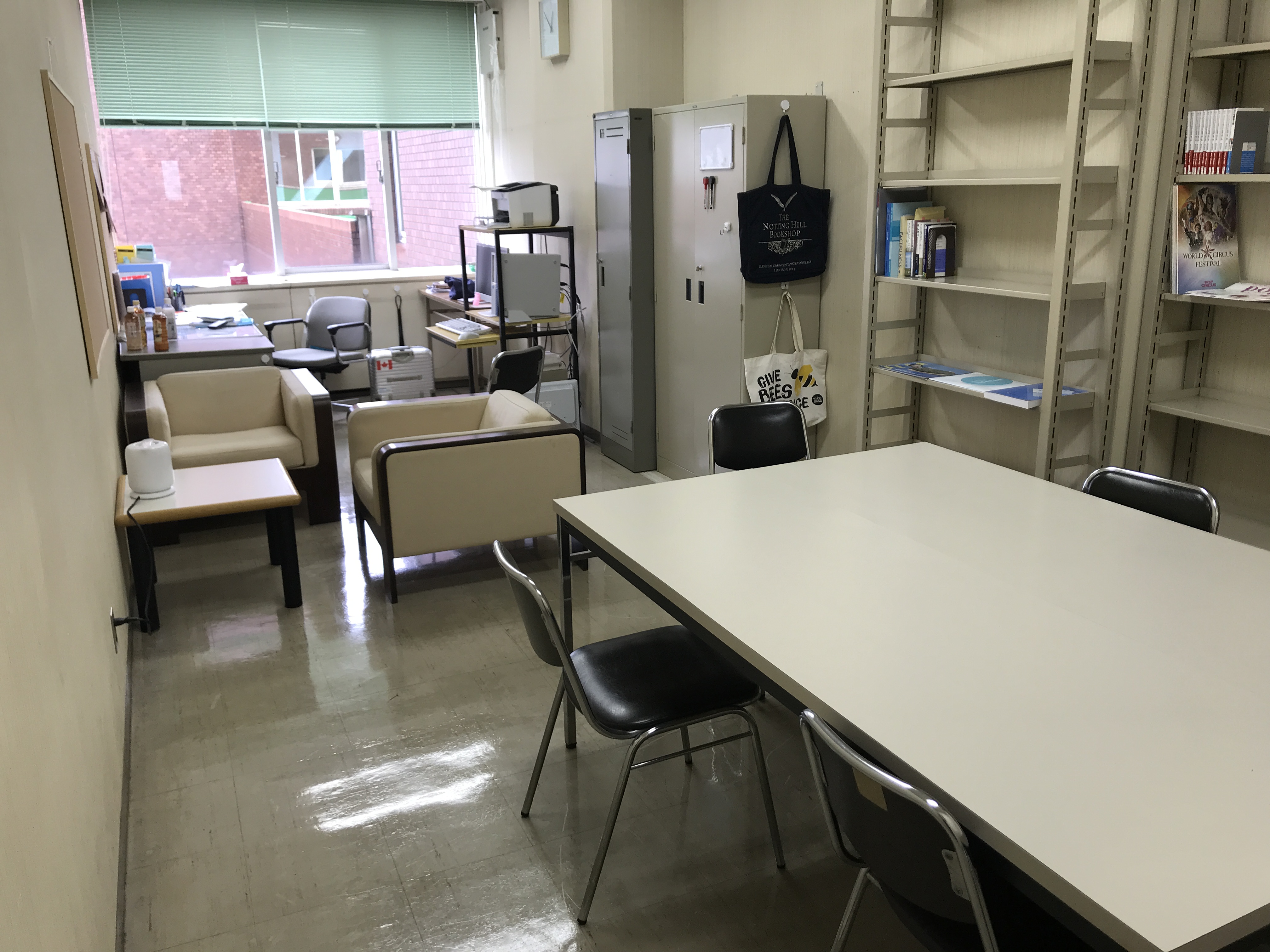 書斎より広い柴田研究室。これから「基地」にするそう。